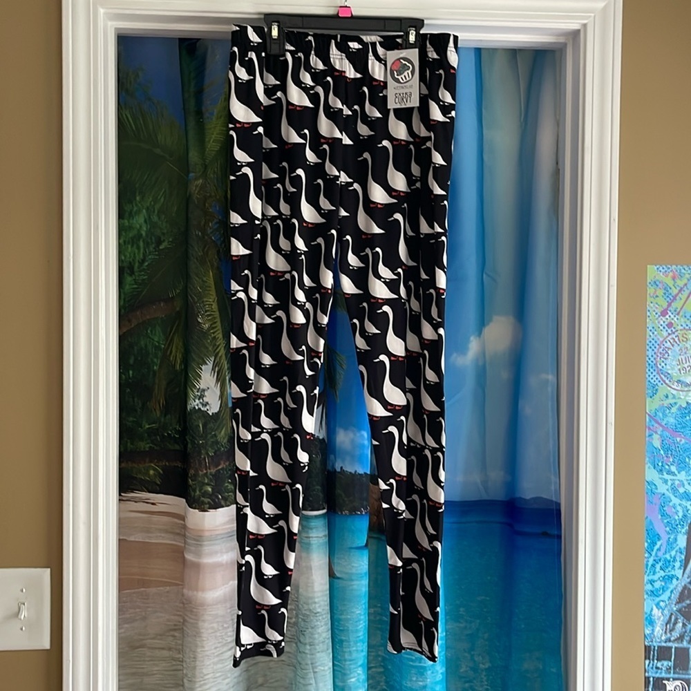 NWT duck leggings plus size